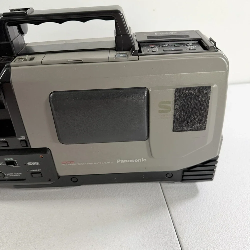 Panasonic AG-450 S-VHS Reporter Movie Camcorder AS IS FOR PARTS READ